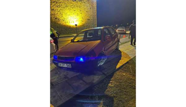 Sinop'ta polisin 'dur' ihtarına uymayan sürücü yakalandı