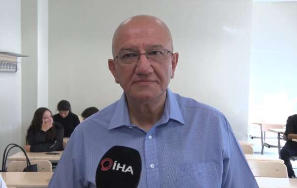 Üniversite hayalinden hiç vazgeçmedi, 54'üncü yaş gününde bölüm birincisi olarak mezun oldu