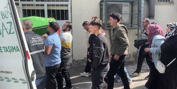 Bıçaklanarak öldürülen Muhammed'in cenazesi teslim edildi: Annenin feryadı yürek yaktı