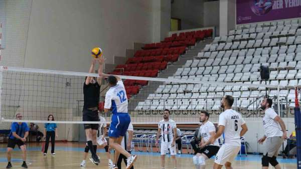 Erzincan'da Kamu Spor Oyunları Voleybol İl Birinciliği başladı