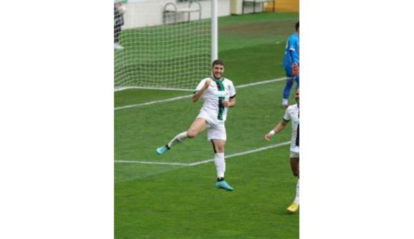 Başarılı futbolcu 6 ay sonra sahalara geri döndü