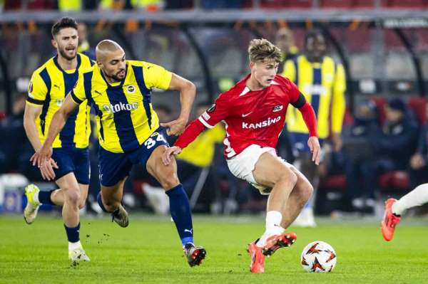 UEFA Avrupa Ligi: AZ Alkmaar: 0 - Fenerbahçe: 0