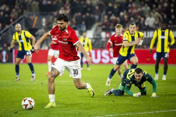 UEFA Avrupa Ligi: AZ Alkmaar: 3 - Fenerbahçe: 1