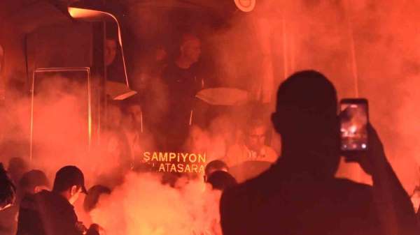 Galatasaray, Kocaeli'de coşkuyla karşılandı
