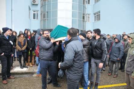 Genç akademisyen çekirdekten öldü