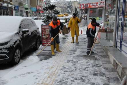 Sungurlu Belediyesi'nden kar ile mücadelede özel solüsyon