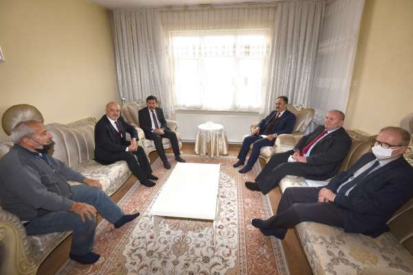 Başkan Hasan Kılca ve Kaymakam Orhan'dan şehit ailelerine ziyaret