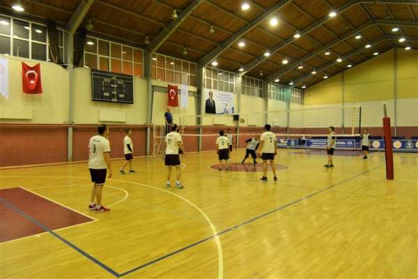 Sandıklı Belediyesi Müdürlükler Arası Voleybol Turnuvası başladı - Afyonkarahisar haber