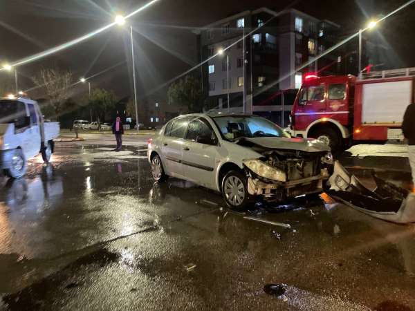 Isparta'da trafik kazası: 2 yaralı