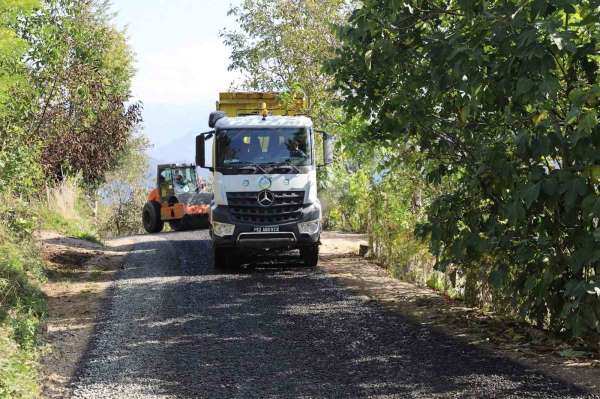 Ulubey'de 3 ayda 30 kilometre yol asfaltlandı