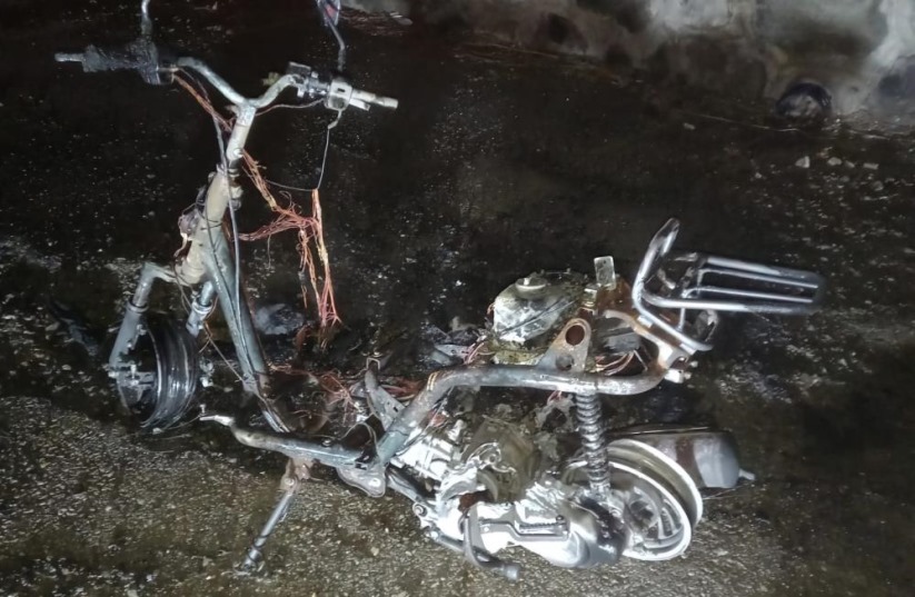 Samsun'da seyir halindeki motosiklet yandı