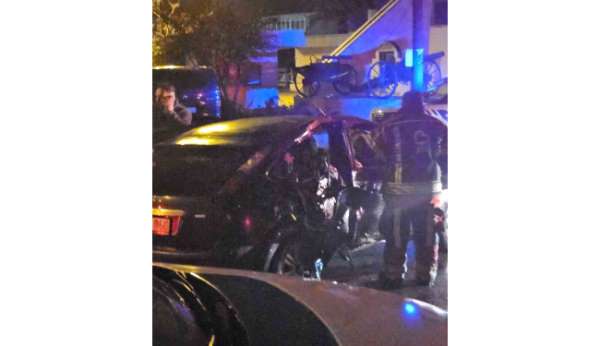 16 yaşındaki sürücü kaza yaptı, 5 çocuk yaralandı