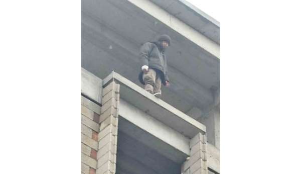 Erzurum Horasan'da intihar girişimi: Ekipler son anda ikna etti