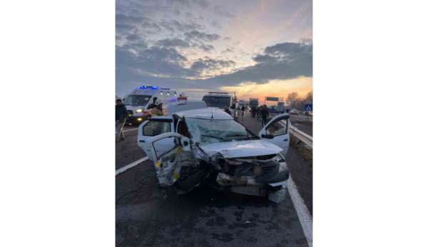 Kars'ta trafik kazası: 3 yaralı