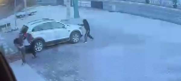 Şanlıurfa'da aynı gün iki iş yerine silahlı saldırı kamerada