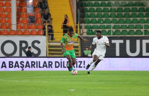 Trendyol Süper Lig: Alanyaspor: 0 - Antalyaspor: 0