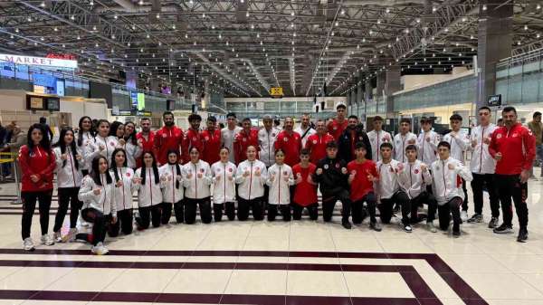 Türk boksörler şampiyonluk için Avrupa yolunda