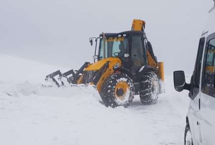 Bingöl'de kar ve tipi 75 köy yolunu kapattı 