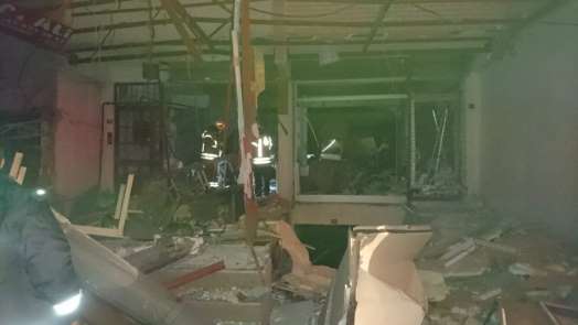 Esenyurt'ta bir lokantada patlama meydana geldi, ortalık savaş alanına döndü