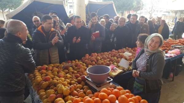 Kuşadası'nda semt pazarlarında yer kiralarına yüzde 50 indirim