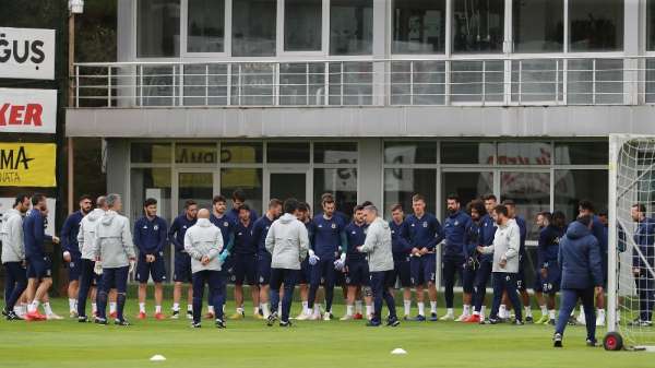 Fenerbahçe'nin Akhisarspor mesaisi sürüyor