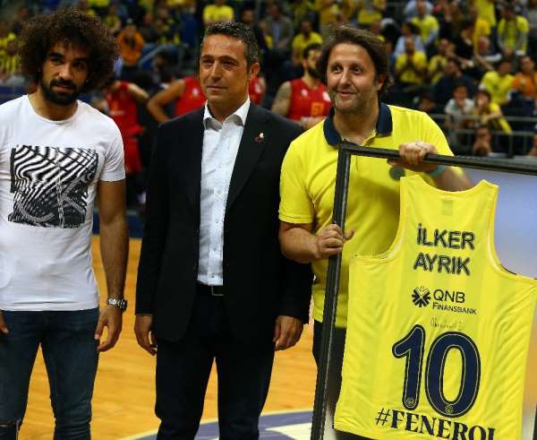 Ali Koç'tan İlker Ayrık'a teşekkür hediyesi