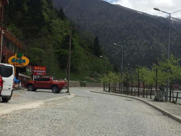 Uzungöl çamurdan kurtuluyor