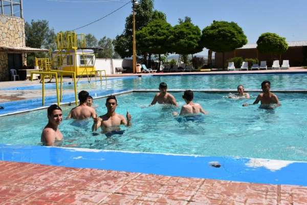 Havuz sezonu İnönü Pınarbaşı'nda açıldı 