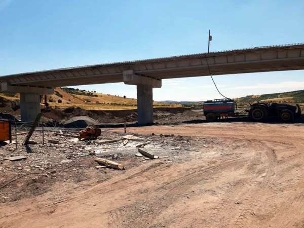 12 Köyü Musabeyli ile Gaziantep'e bağlayacak köprü tamamlanmak üzere 