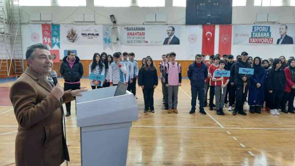 Bayburt'un ev sahipliğinde bowling gençler grup müsabakaları başladı