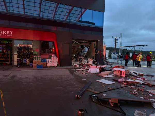 Balıkesir'de akaryakıt istasyonunda patlama: 2 yaralı