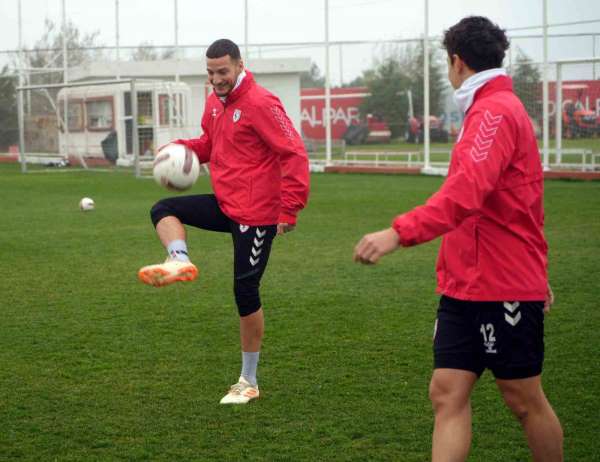 Samsunspor'un forveti Ercan Kara: 'Trabzonspor maçı bizim için önemli'