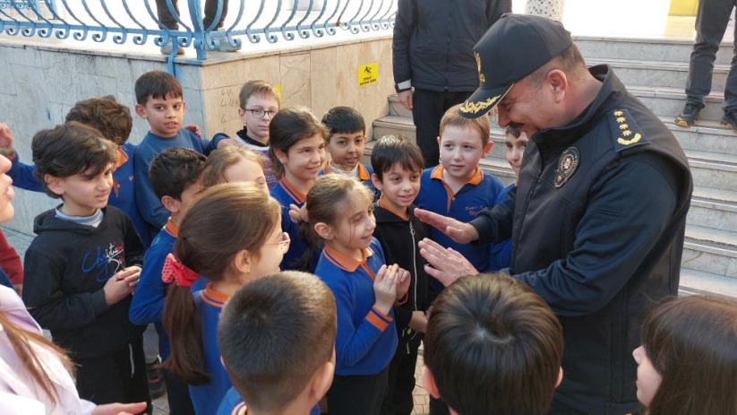 Samsun'da polisten okul çevrelerinde güvenlik denetimi