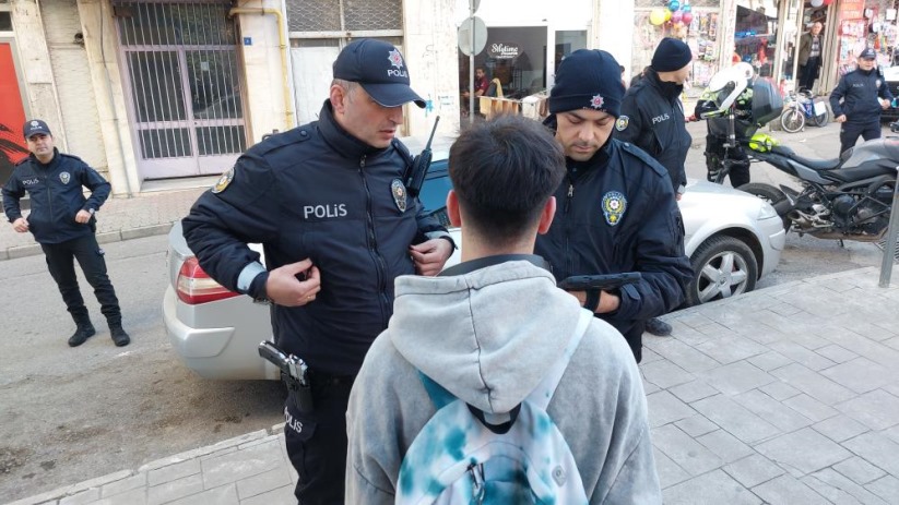 Samsun'da polisten okul çevrelerinde güvenlik denetimi