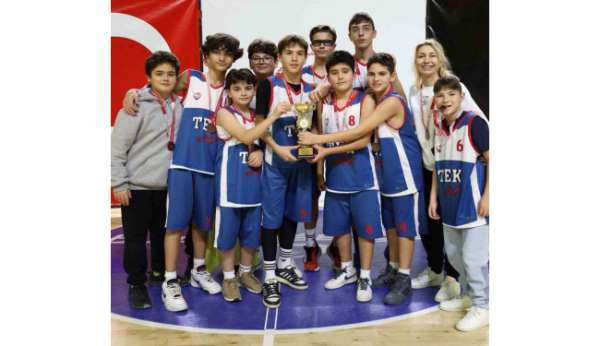 TEK Koleji Yıldız Erkekler Basketbol takımı il üçüncüsü oldu