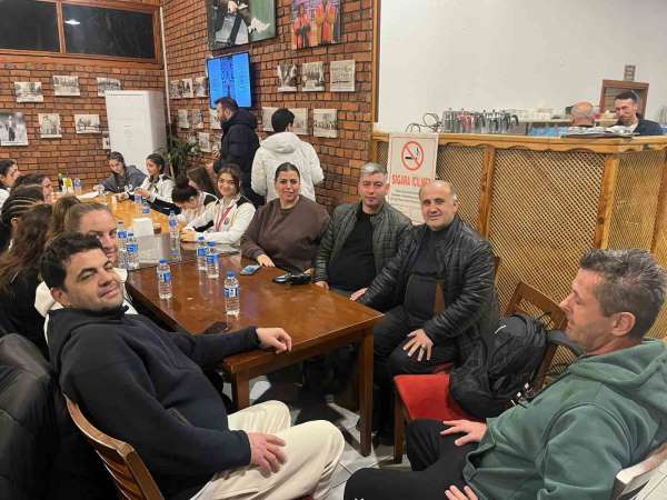 İncirliova Belediyesi yolda kalan sporcuların yardımına koştu