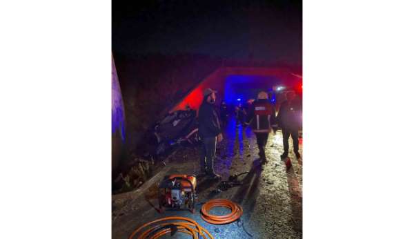 Tarsus'ta havaalanı yolunda kaza: 2 yaralı