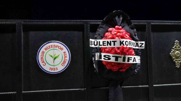 Rizespor taraftarları Bülent Korkmaz'ı istifaya davet etti