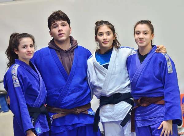 Yunusemreli genç judocular Kocaeli'de madalya hedefliyor