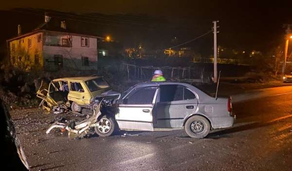 Tosya'da trafik kazası: 2 yaralı