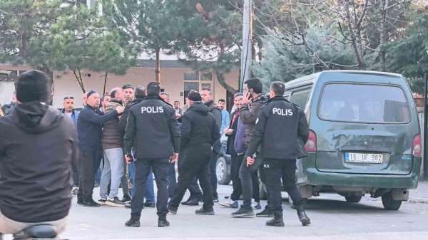 Bursa'da bıçaklı kavga: 3 yaralı