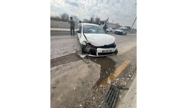Elazığ'da trafik kazası: 2 yaralı
