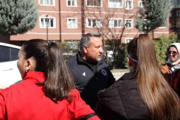 Gençlerbirliği'nin kızlarından anlamlı maç