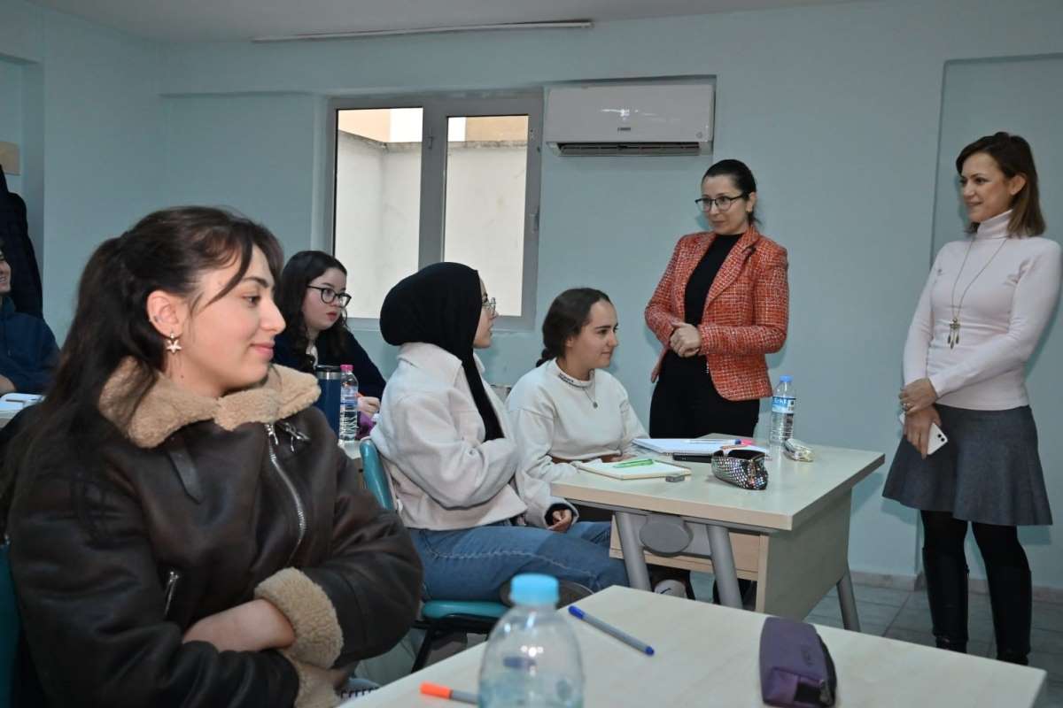 Manisa Büyükşehir Belediyesi'nden üniversite adaylarına kariyer rehberliği
