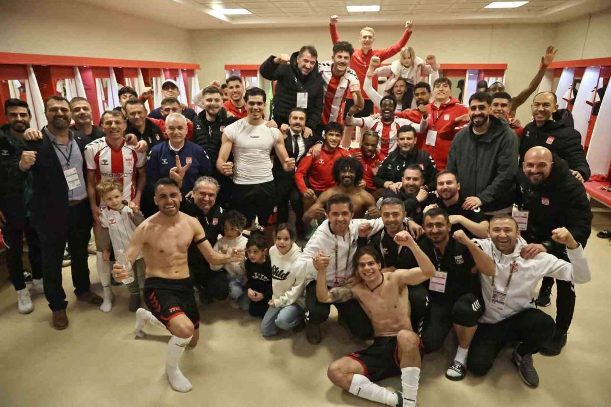 Sivasspor'dan galibiyet pozu