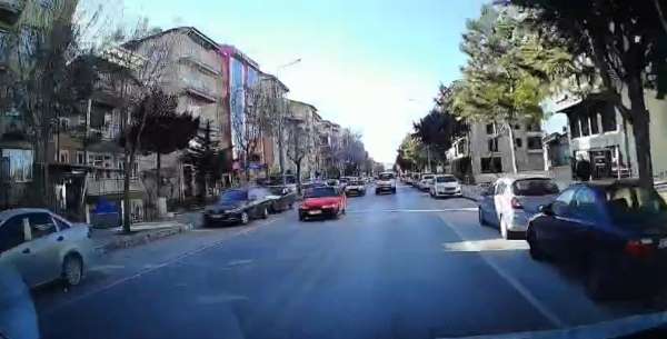 Isparta'da tehlikeli sollama kamerada: Kazadan kıl payı kurtuldu