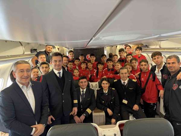 Katar'da mahsur kalan sporcular Türkiye'ye geldi