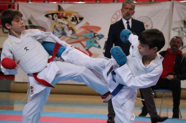Erzincan'da karate grup müsabakaları başladı - Erzincan haber