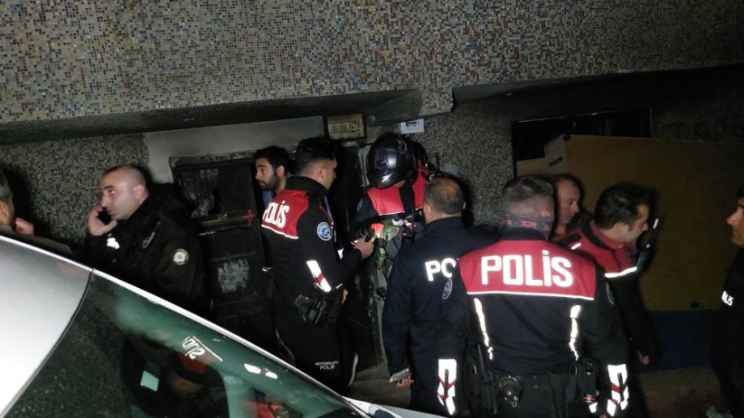 Samsun'da pompalı tüfekle vurulan 3 genç yaralandı.