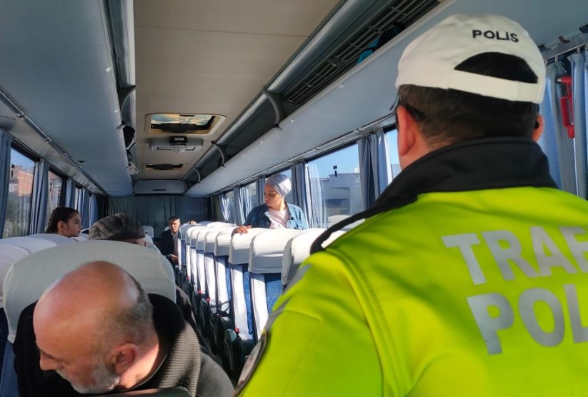 Samsun'da trafik ekiplerinden yolcu ve sürücülere uyarı